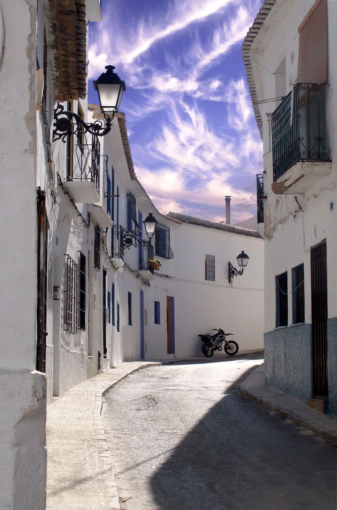 Casco antiguo de Altea + media jornada a vela — Navegación privada con patrón desde Altea, Costa Blanca